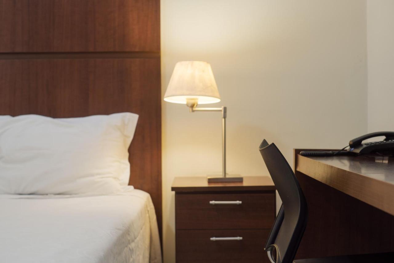 Ibituruna Center Hotel غوفيرنادور فالاداريس المظهر الخارجي الصورة