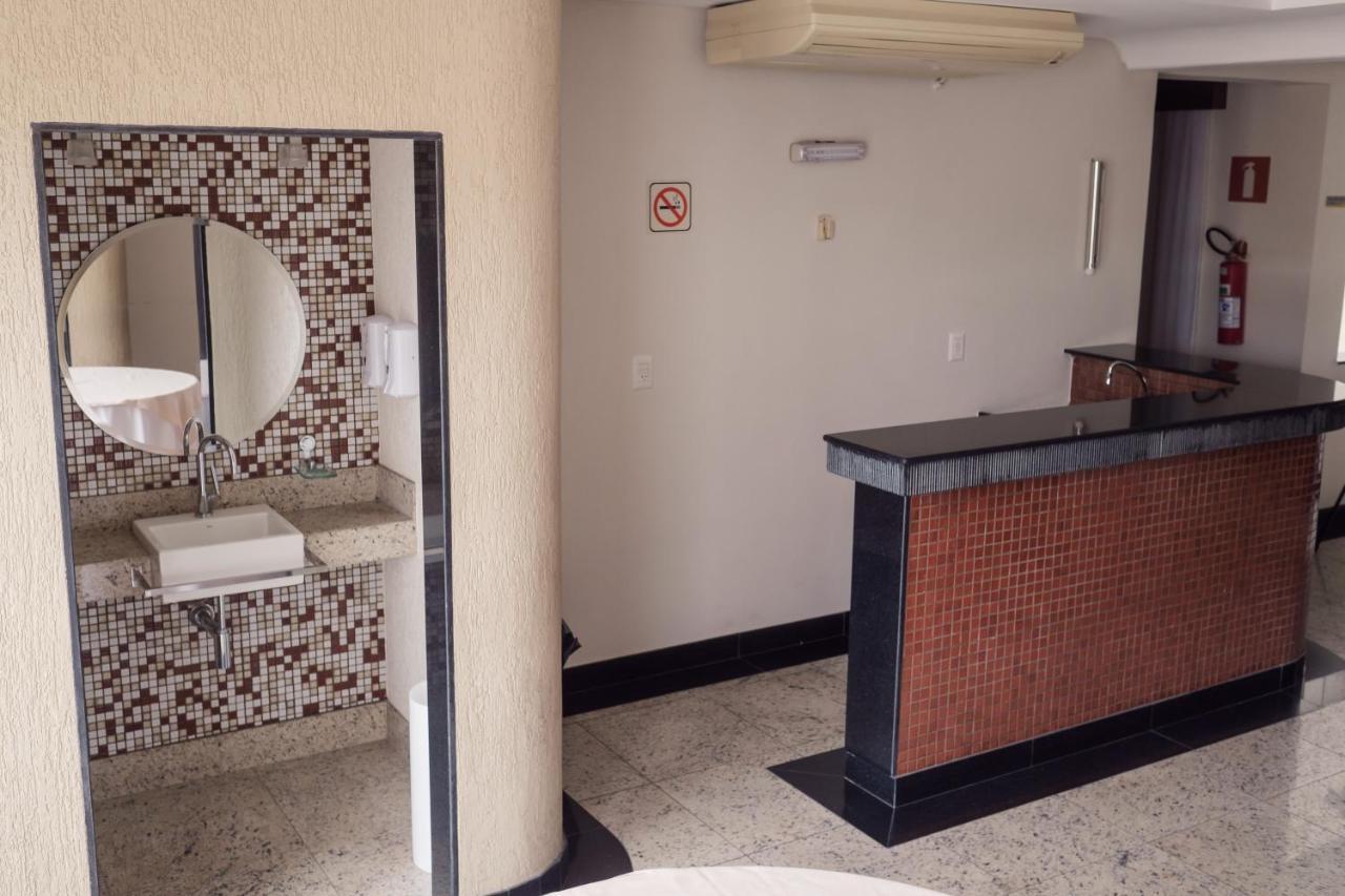 Ibituruna Center Hotel غوفيرنادور فالاداريس المظهر الخارجي الصورة